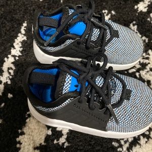 Boys Shoes Adidas size 5